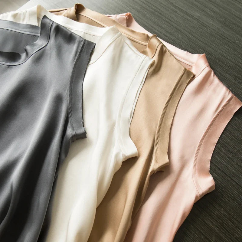 Vielseitiges Damen Tanktop für Büro, Freizeit und Urlaub, ärmellos mit stilvoller Satin-Optik.