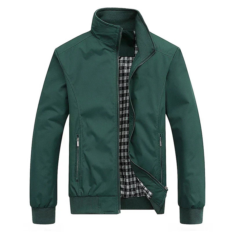 Komfortable Herren Herbstjacke, leicht und wasserabweisend. Stilvolle Übergangsjacke mit Stehkragen für Freizeit.