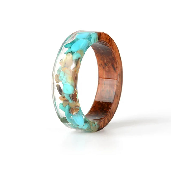 Einzigartiger handgefertigter Holzharzring, unisex; ausdrucksstarkes Design in lebhaften Farbtönen.