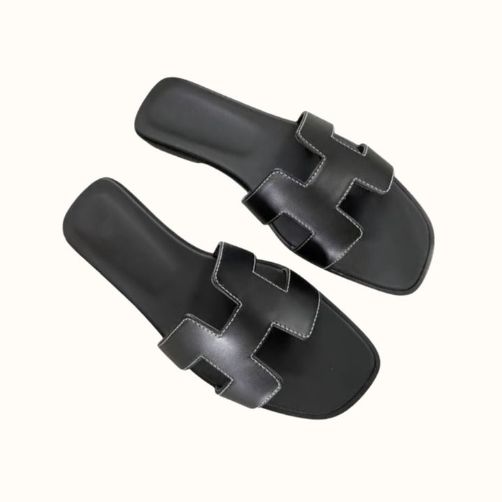TrendySoft Komfort Sandalen: Stylische H-Profil Damenschuhe, perfekt für bequeme Sommeroutfits.