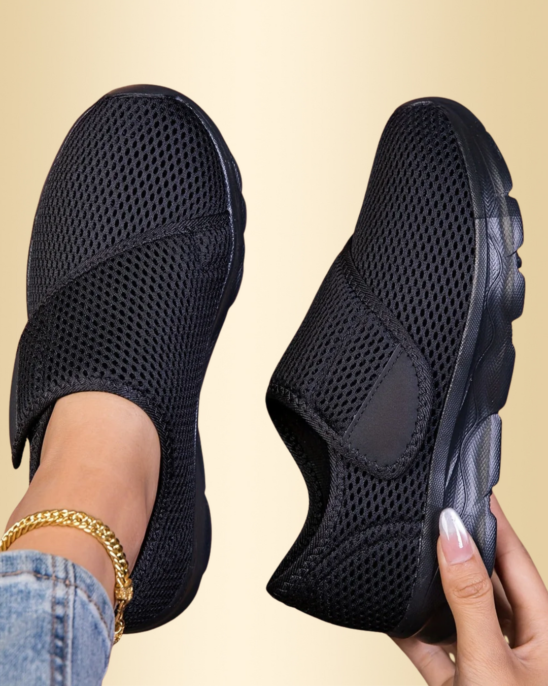 Schwarze Damen Slip-On Sneaker, bequem und rutschfest, perfekt als Alltagsschuh.