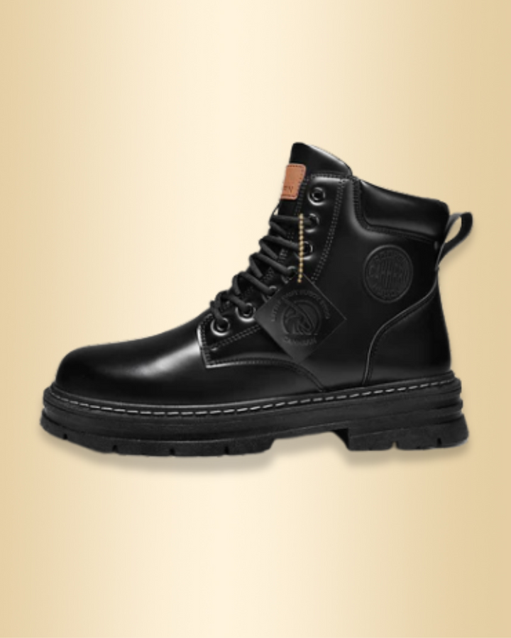 Robuste, wasserdichte Herren Outdoor Stiefel mit rutschfester Sohle. Perfekt für Wandern und Freizeit-Abenteuer.