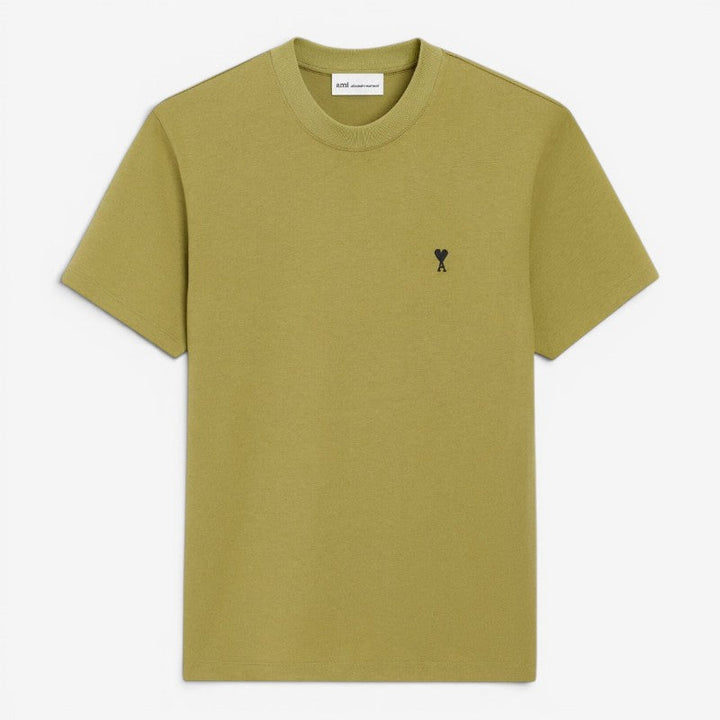 Zeitloses Herren T-Shirt, Rundhals & Kurzarm. Weiche, reguläre Passform für Komfort im Alltag und Freizeit.