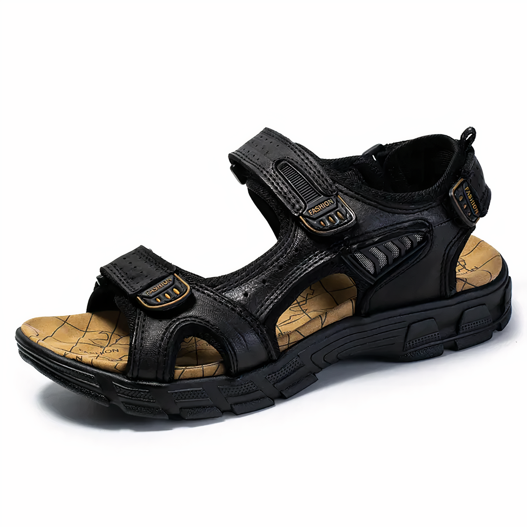Orthopädische Herrensandalen Jules in Braun, bieten Komfort & Schmerzlinderung bei Fersensporn & Fußschmerzen.