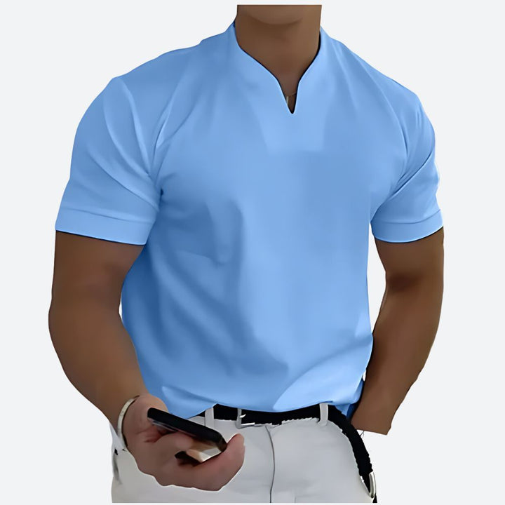 Luftiges Herren Polohemd, Kurzarm, für Sommer & Frühling. Klassischer Basic für entspannte Freizeitmode und Männer Outfits.