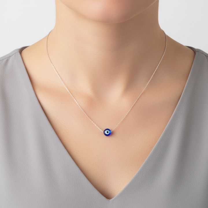 Nazar Halskette für Damen, ein eleganter Anhänger als Glücksbringer und modernes Schutzsymbol.