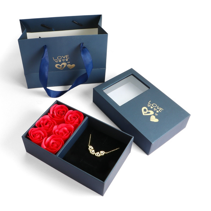 Edle Zirkonia Halskette "DiamondWings" in Gold. Luxuriöser Damenschmuck für einen glamourösen Auftritt.