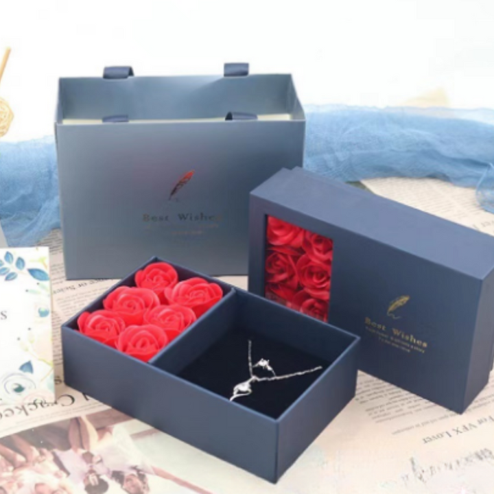 Vergoldete Zirkonia Halskette für Damen. Perfektes Geschenk, das Eleganz und Stil vereint.