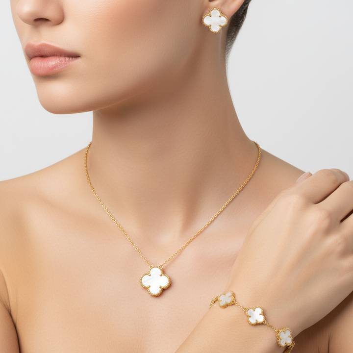 Hochwertiges Edelstahl Kleeblatt Schmuckset für Damen, inklusive langlebiger Halskette und eleganten Ohrringen.