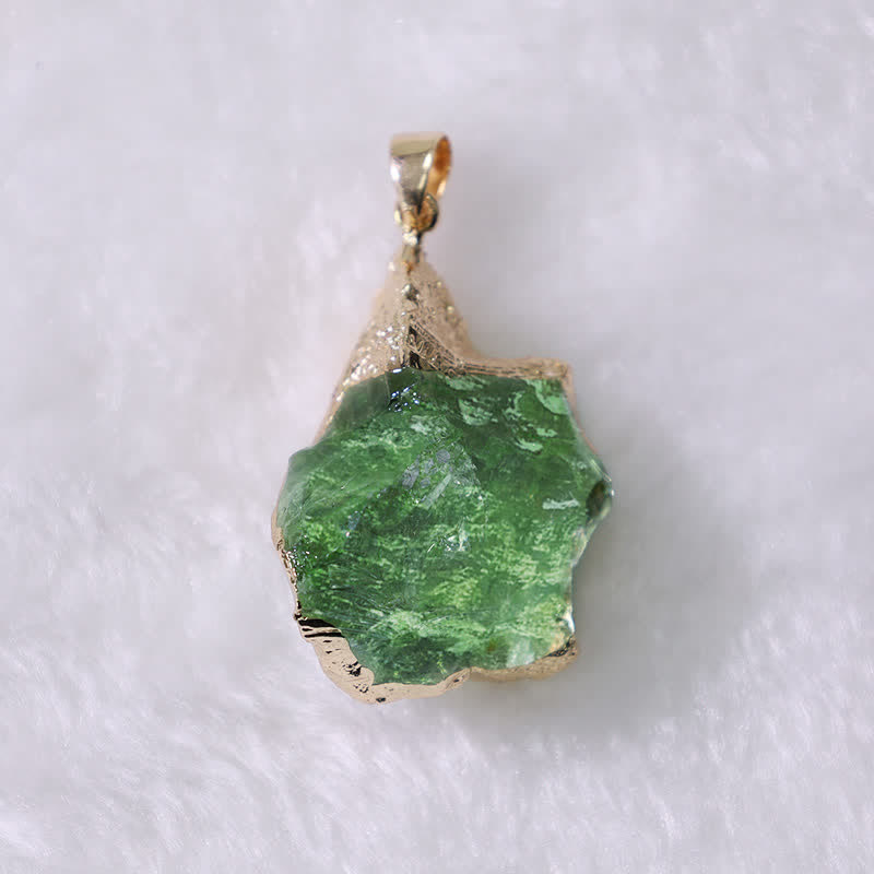 Handgefertigte Moldavit Halskette für Frauen, einzigartiger Naturstein-Schmuck.