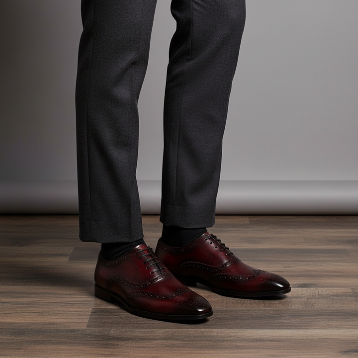 Handgefertigte Clinton Herren Oxford Schuhe, elegant & komfortabel, ideal für Business & festliche Anlässe.
