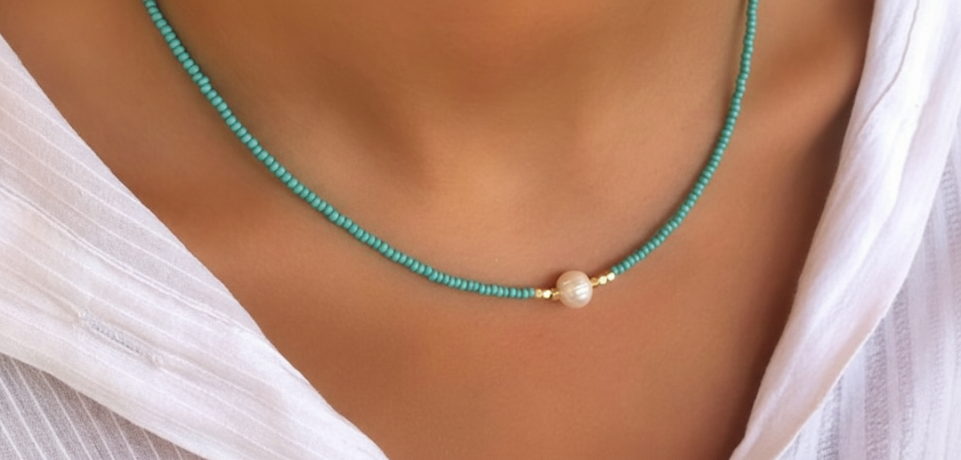 Elegante ShimmerLuxe Damen Halskette, handgefertigt mit Süßwasserperlen für besondere Anlässe. Edler Schmuck.
