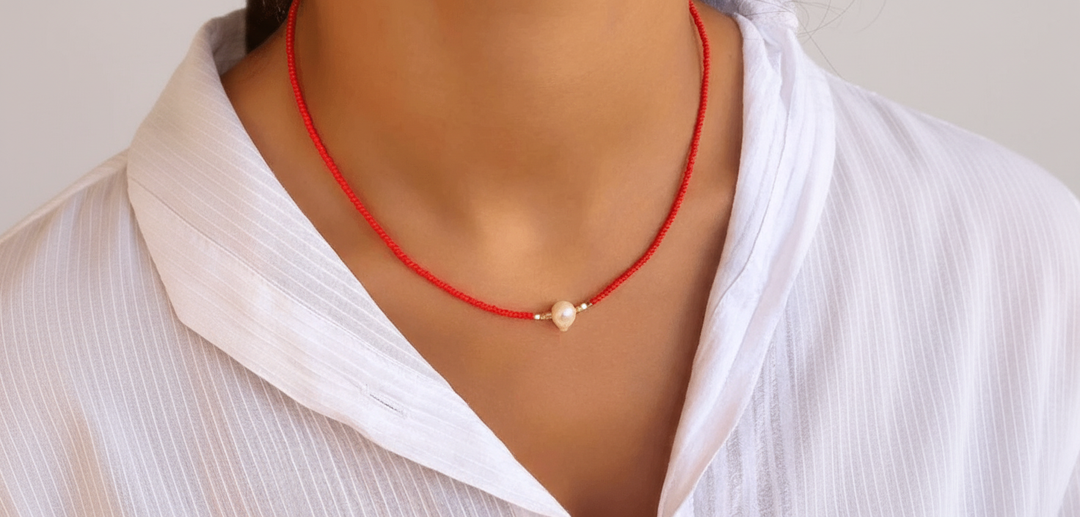 ShimmerLuxe Damen Perlenkette mit Süßwasserperlen in Geschenkbox. Handgefertigter, eleganter Schmuck.