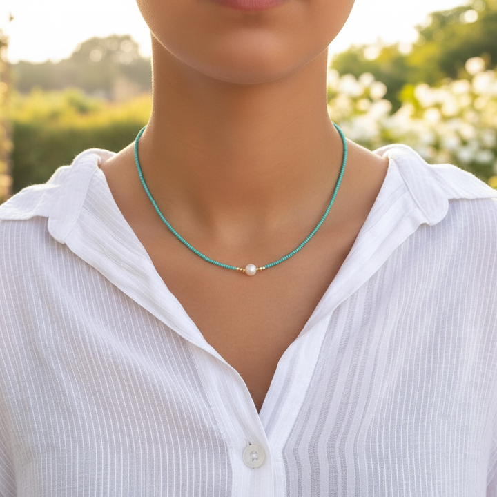 Handgefertigte ShimmerLuxe Damen Perlenkette mit schimmernden Süßwasserperlen. Eleganter Schmuck & Accessoire.