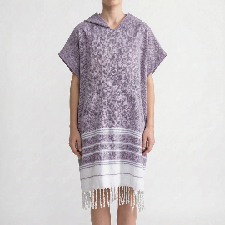 Gemütlicher Handtuchponcho mit Kapuze für Schwimmer und Wassersportler; leicht und portabel.