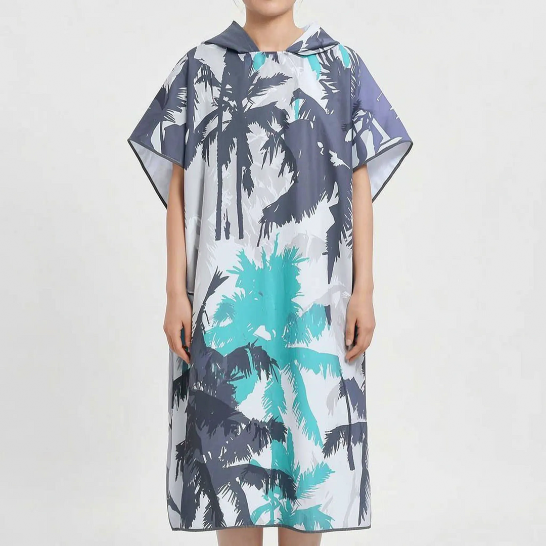Moderner Badeponcho mit Kapuze für Unisex, schnelltrocknend. Optimal für Strand, Pool und Outdoor-Sport.