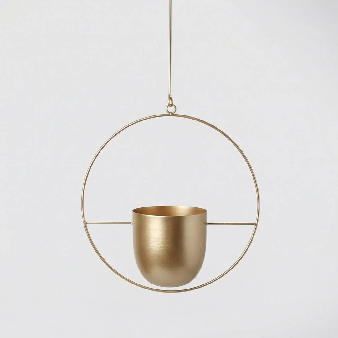 Eleganter hängender Blumentopf, geometrisches Design, bietet Pflanzen einen modernen Präsentationsort.