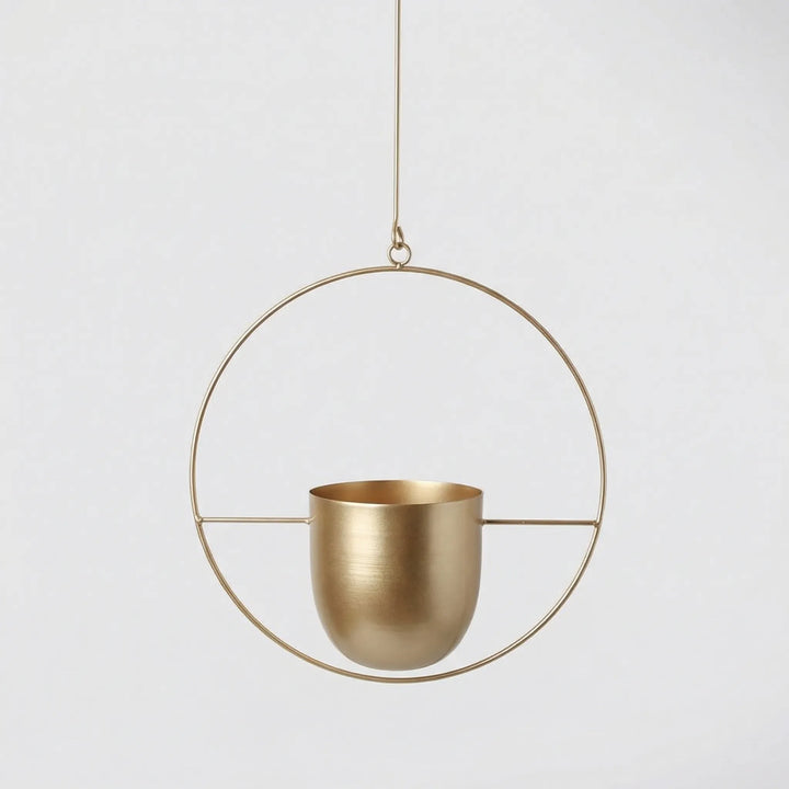 Eleganter hängender Blumentopf, geometrisches Design, bietet Pflanzen einen modernen Präsentationsort.