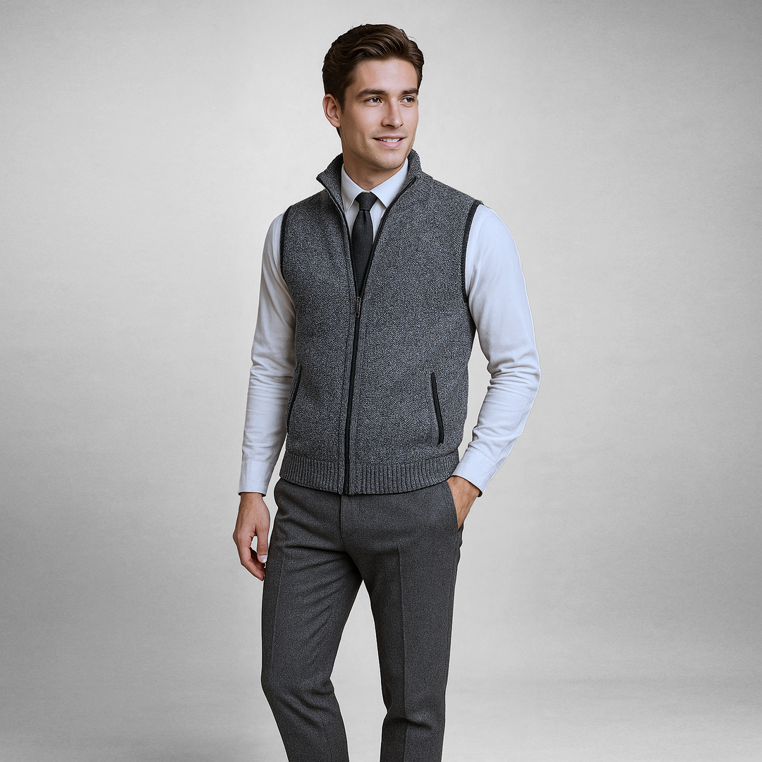 Komfortable Herren Weste mit Reißverschluss. Warme ärmellose Strickweste für Winter & Business.