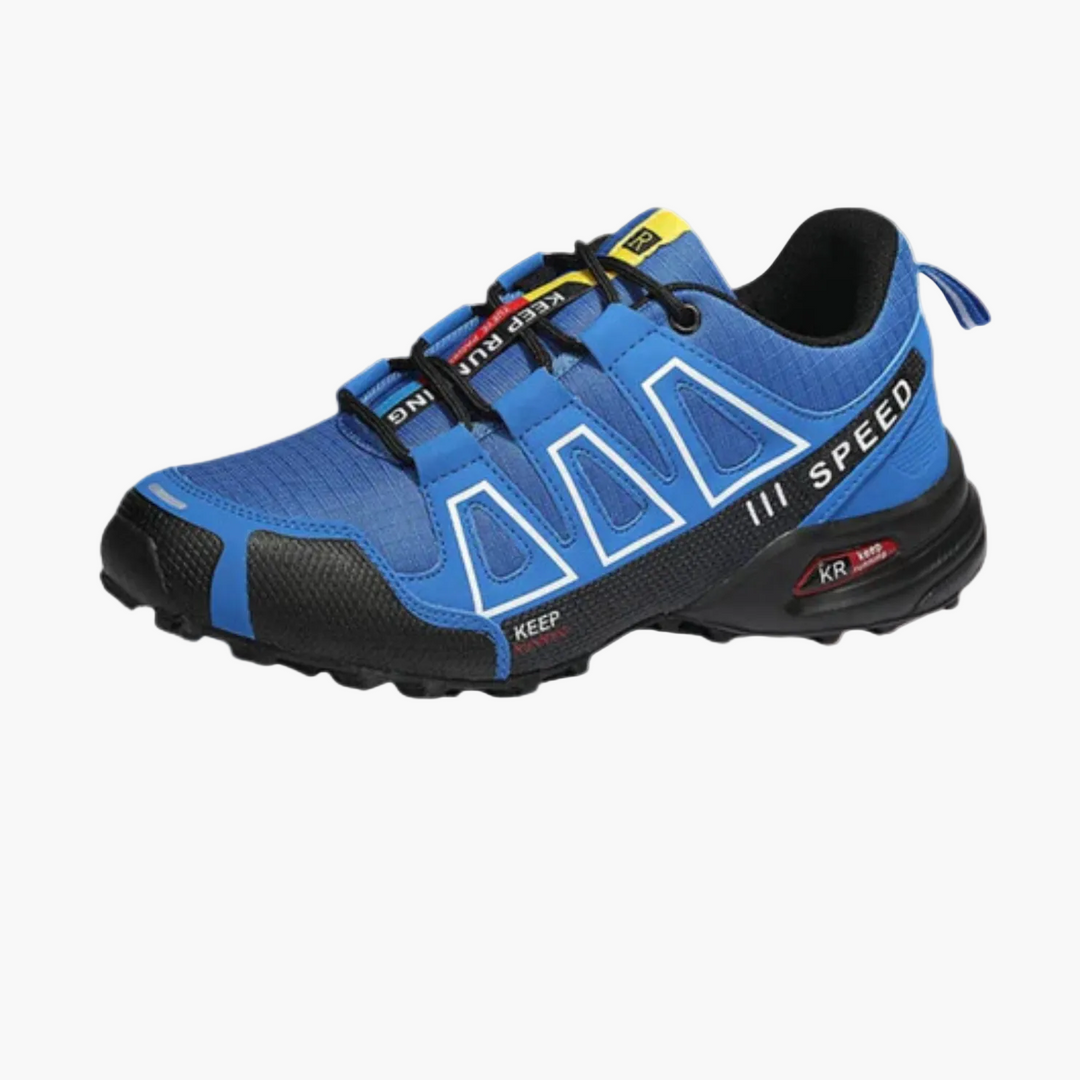 Nahaufnahme des atmungsaktiven Obermaterials orthopädischer Herren Trailrunning-Schuhe.