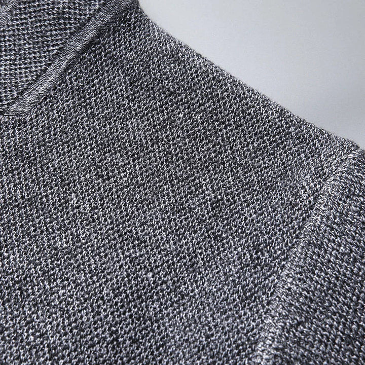 Moderner Herren Cardigan, leicht & atmungsaktiv; perfekt für entspannte & stilvolle Herrenmode im Alltag.
