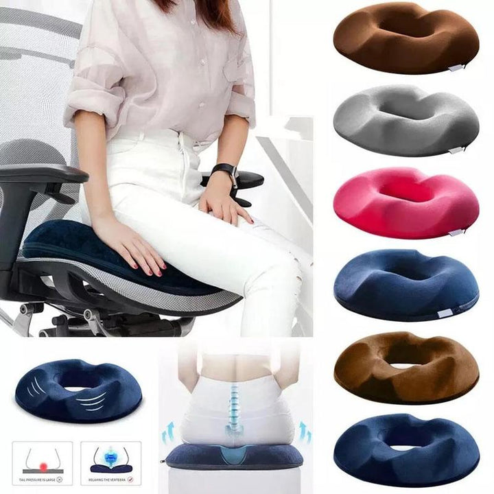 Ergonomisches Sitzkissen, gezielte Entlastung bei Hämorrhoiden und Steißbeinproblemen, für besseres Sitzen.
