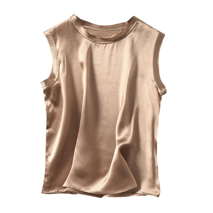 Modisches Damen Tanktop mit ärmellosem Design und glänzender Satin-Optik, ein Must-have für den Sommer.