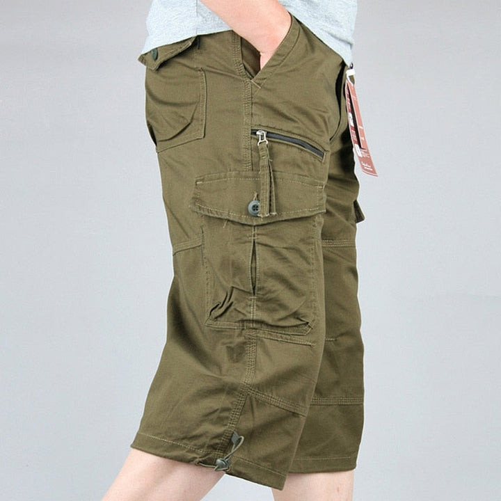 Herren Cargo 3/4 Hose, bequeme Freizeitshorts mit praktischen Taschen.