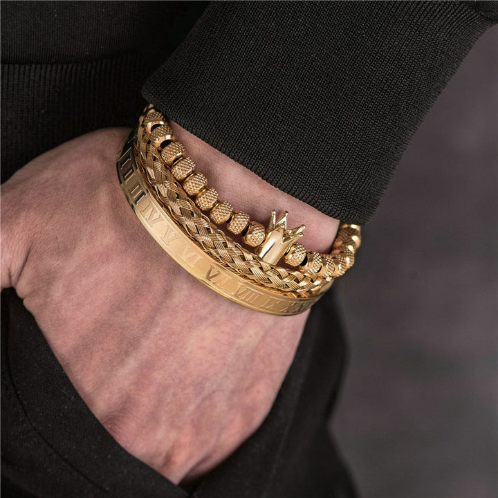 Hochwertiges Herren Armbandset aus Edelstahl mit Krone. Verstellbar und modisch. Ein elegantes Geschenk für Männer.