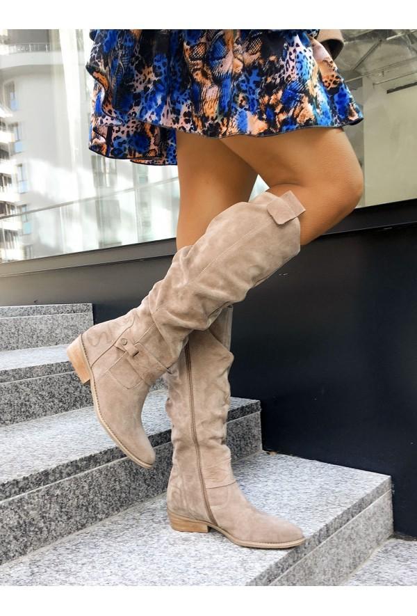 Trendige grüne kniehohe Damenstiefel mit bequemem Absatz, modische Winterstiefel für Damen.