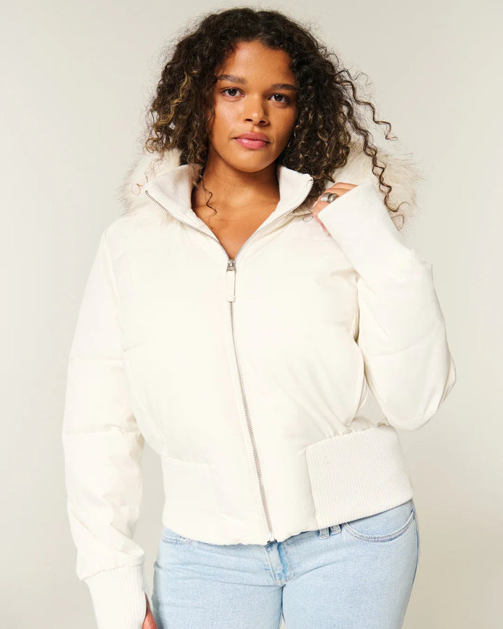 Komfortable und stylische Winterjacke Heidi für Damen, hält warm an kalten Tagen. Perfekte Freizeitjacke.