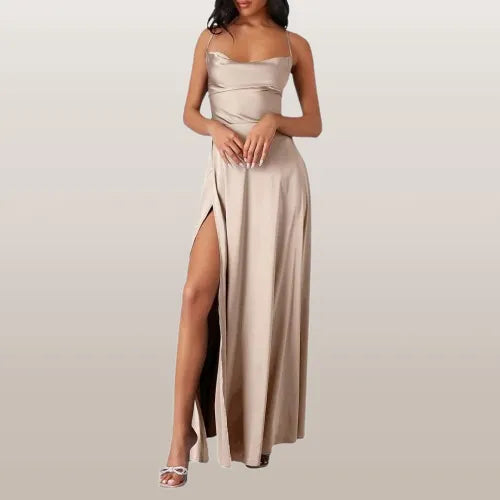 Luftig-leichtes, ärmelloses Damen Maxikleid mit fließendem Stoff, perfekt für einen eleganten Sommerlook.
