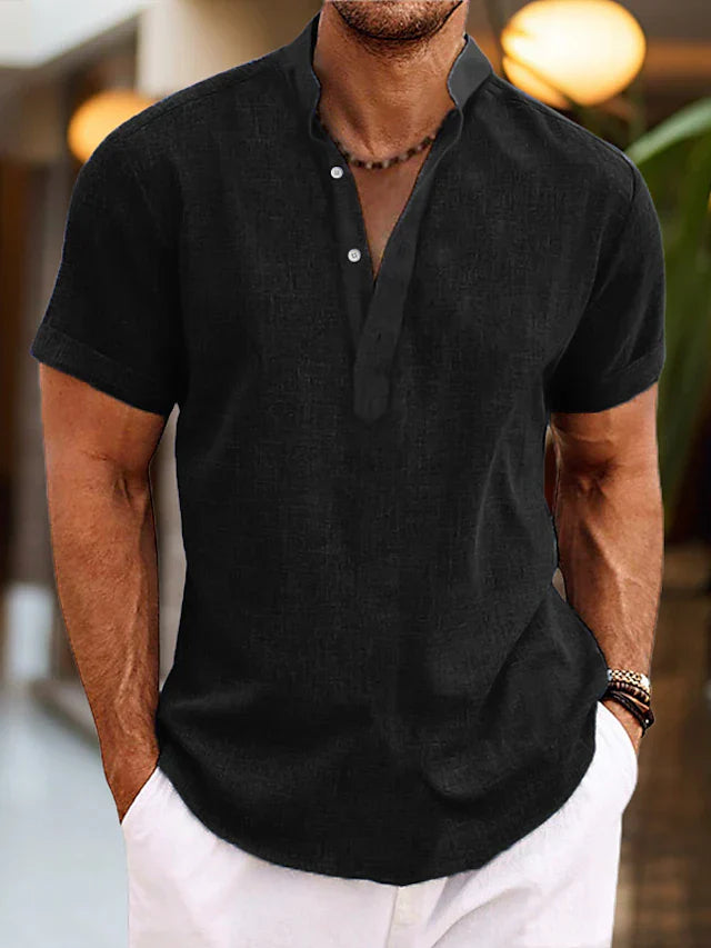 Nahaufnahme Herren Henley Shirt, kurzarm, mit Knopfleiste, für modernen, eleganten Casual Stil.