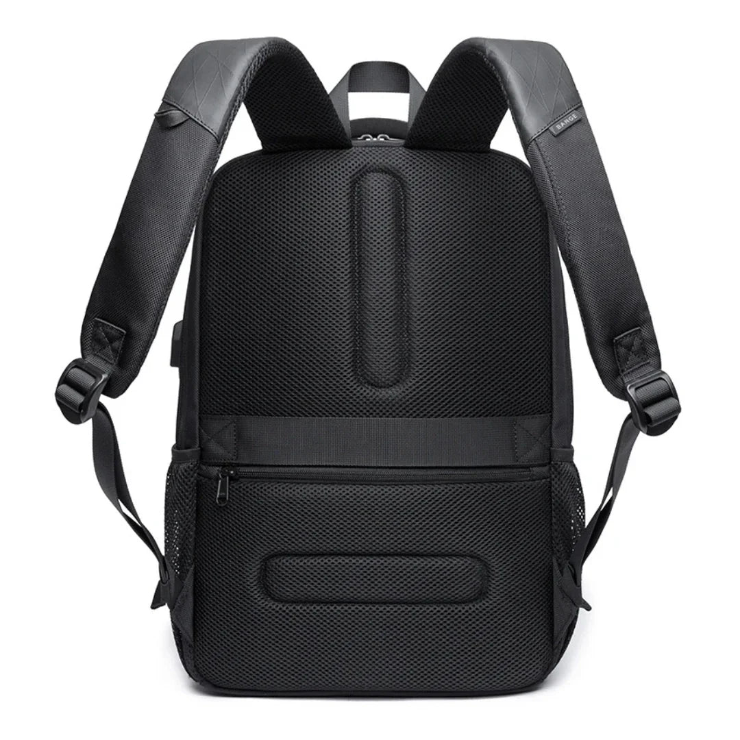 Offener Reise Rucksack zeigt geräumiges Hauptfach und Organizer-Taschen; viel Stauraum für Gepäck.