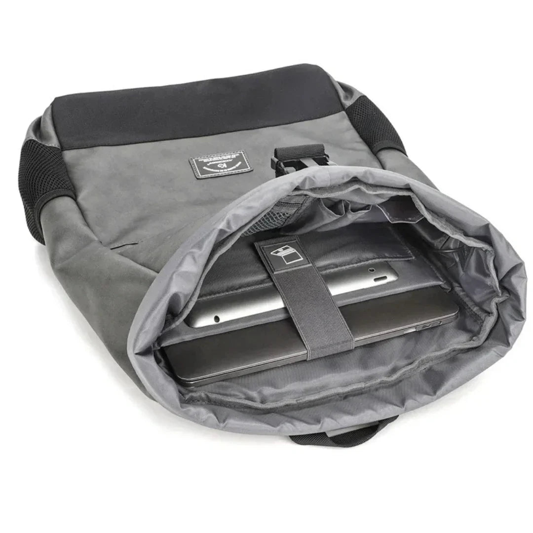 Urbaner Roll-Top Laptoprucksack, unisex, wasserfest, ideal als Reiserucksack oder Pendlerrucksack.