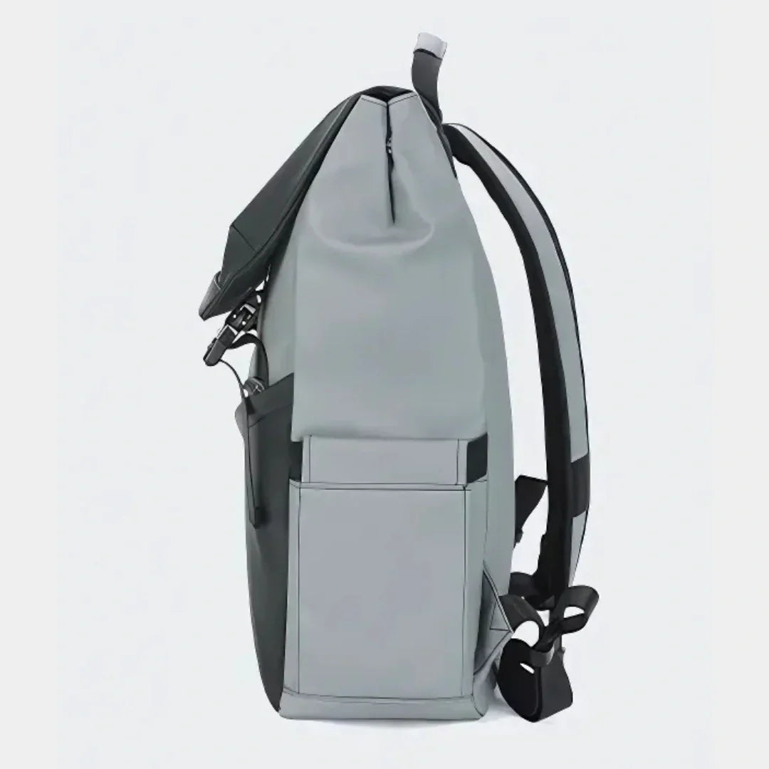 Stilvoller T-Nu Avant Rucksack, vegan & wasserabweisend, ideal als Alltags- oder Bürobegleiter in Schwarz.