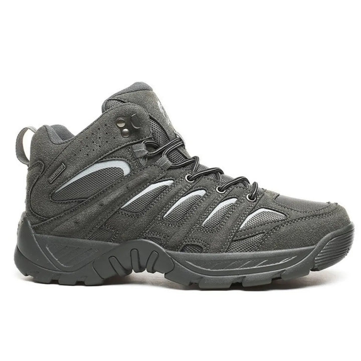 Unisex Wanderschuh Conan in Nahaufnahme, robust und komfortabel für alle Terrains.