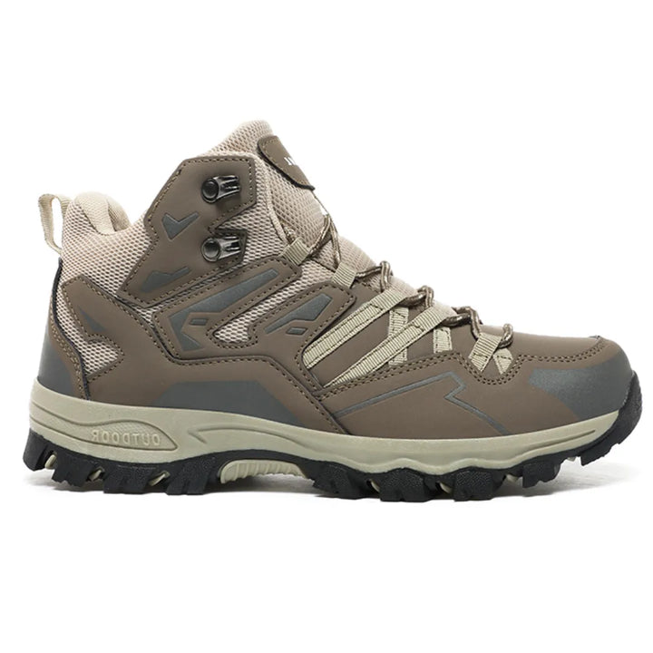 Detail der stabilen Fersenpartie der Voyager Wanderschuhe, hoher Schaft.