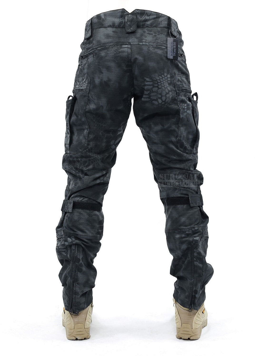 Herren Outdoor-Cargo-Hose Tobias im Camouflage-Look, taktisch und funktional mit Knieschutz.