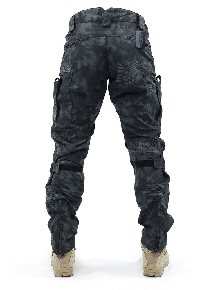 Herren Outdoor-Cargo-Hose Tobias im Camouflage-Look, taktisch und funktional mit Knieschutz.
