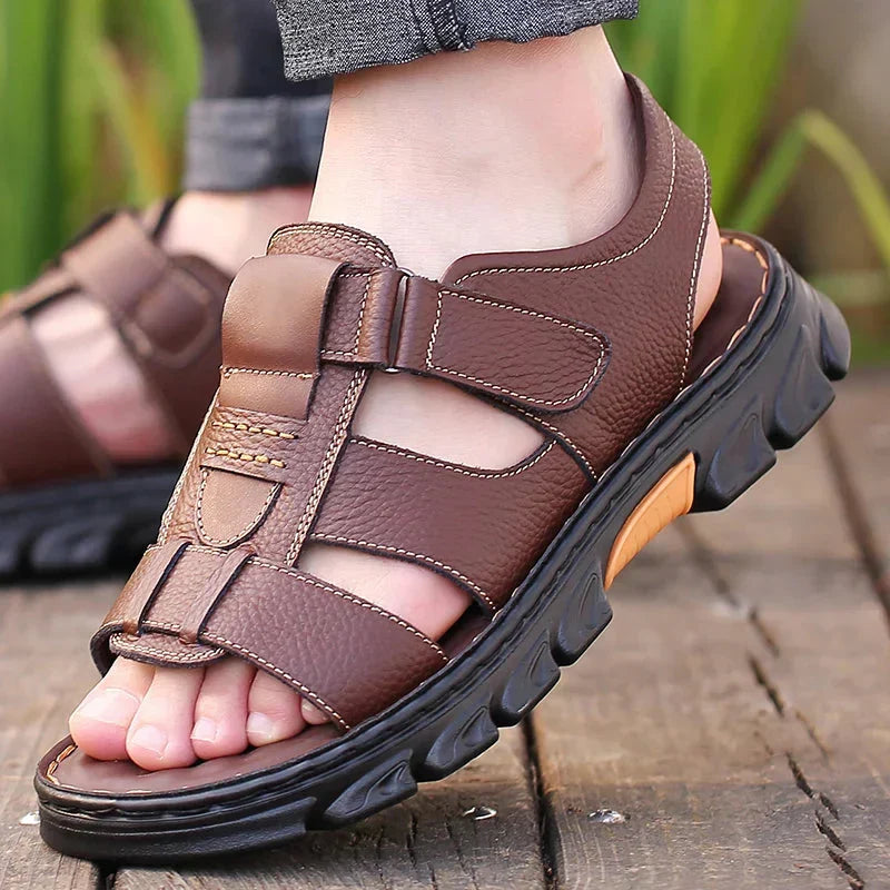 Orthopädische Herren Sommerschuhe Thijs: Komfortable Ledersandalen mit Fußbett für Unterstützung und Fußgesundheit.