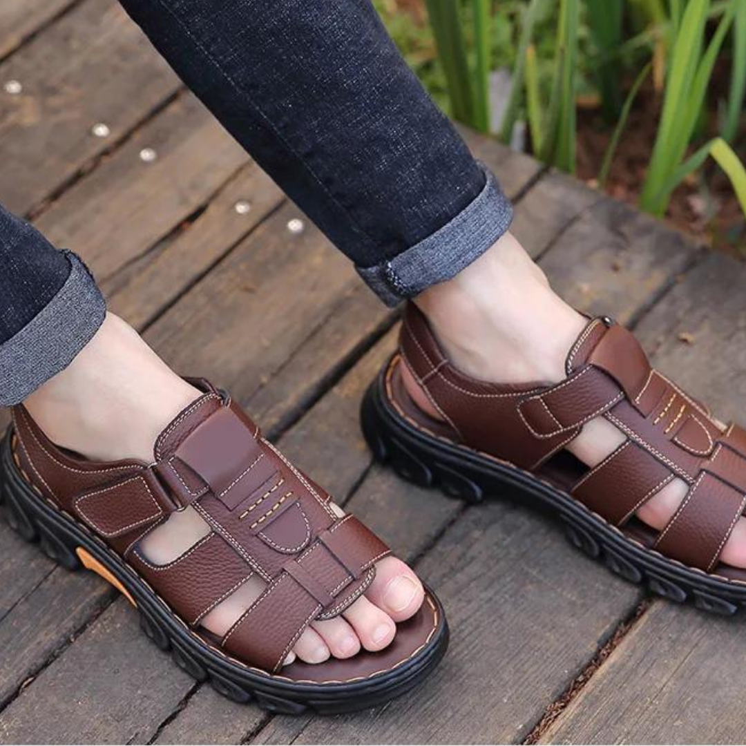 Atmungsaktive Herren Gehsandalen Thijs aus Leder. Ideal für lange Spaziergänge und aktiven Alltag mit Komfort.