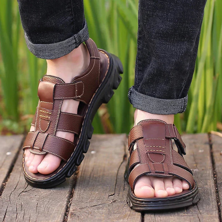 Orthopädische Herren Sandalen Thijs aus Leder. Bieten Komfort, Fußgesundheit und Unterstützung den ganzen Tag.