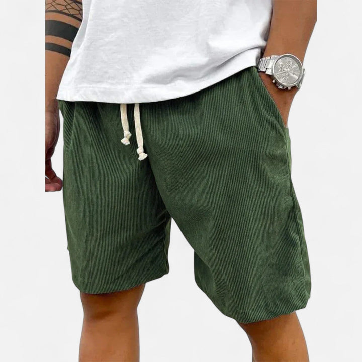 Gut sitzende Herren Sommer Shorts mit komfortablem Bund; ideale Freizeithose für entspannte Stunden.