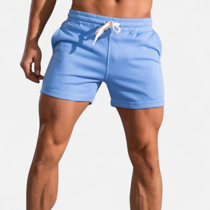 Stylische Herren Sommer Shorts, lässige Mode für warme Tage. Bequeme minimalistische Freizeithosen mit perfektem Sitz.