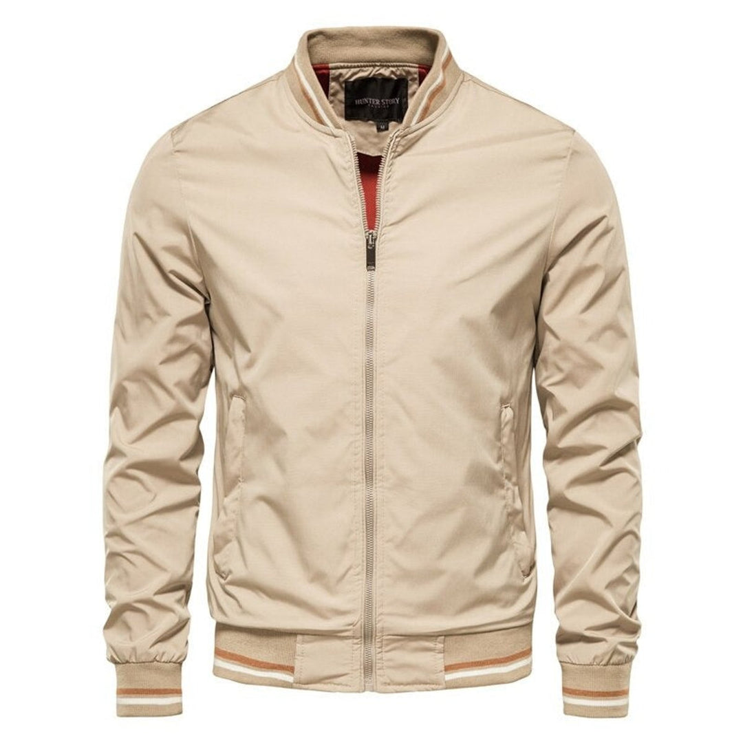 Klassische Herren Bomberjacke, perfekt als leichte Übergangsjacke für den Alltag.