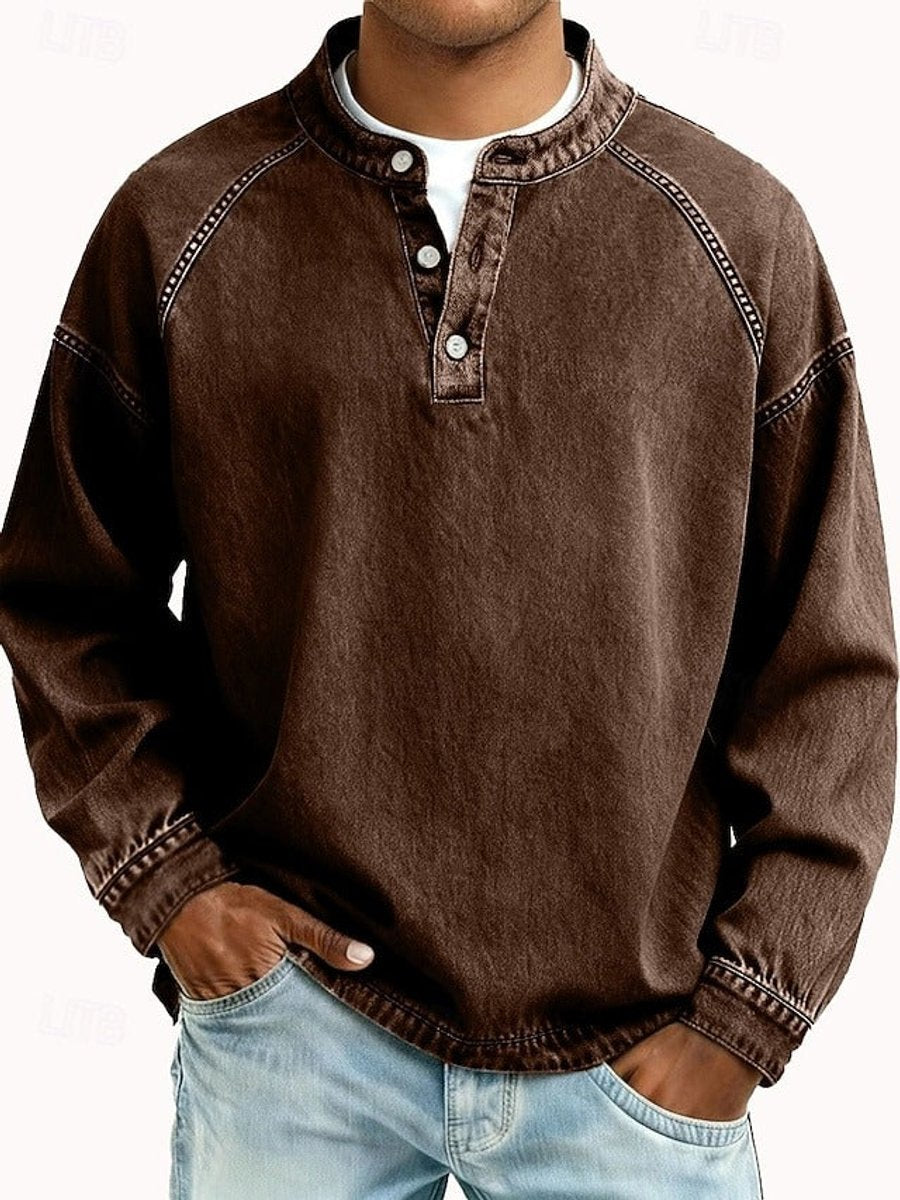 Retro Herren Pullover im Henley-Stil mit Used-Look. Lässiges Oberteil für Herbstmode und Freizeit.