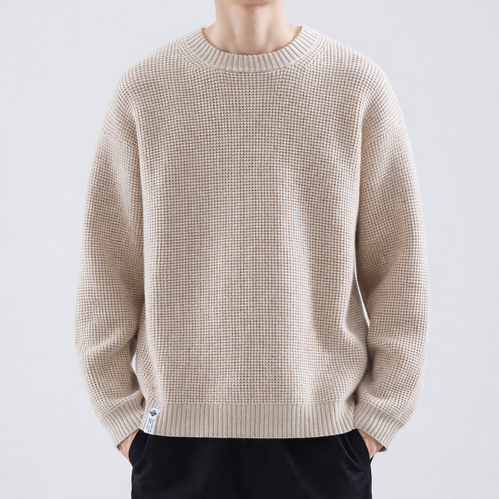 Warmer Herren Strukturpullover mit feiner Textur und Rundhals. Bequemer Winterpullover für stilvolle Herrenmode.