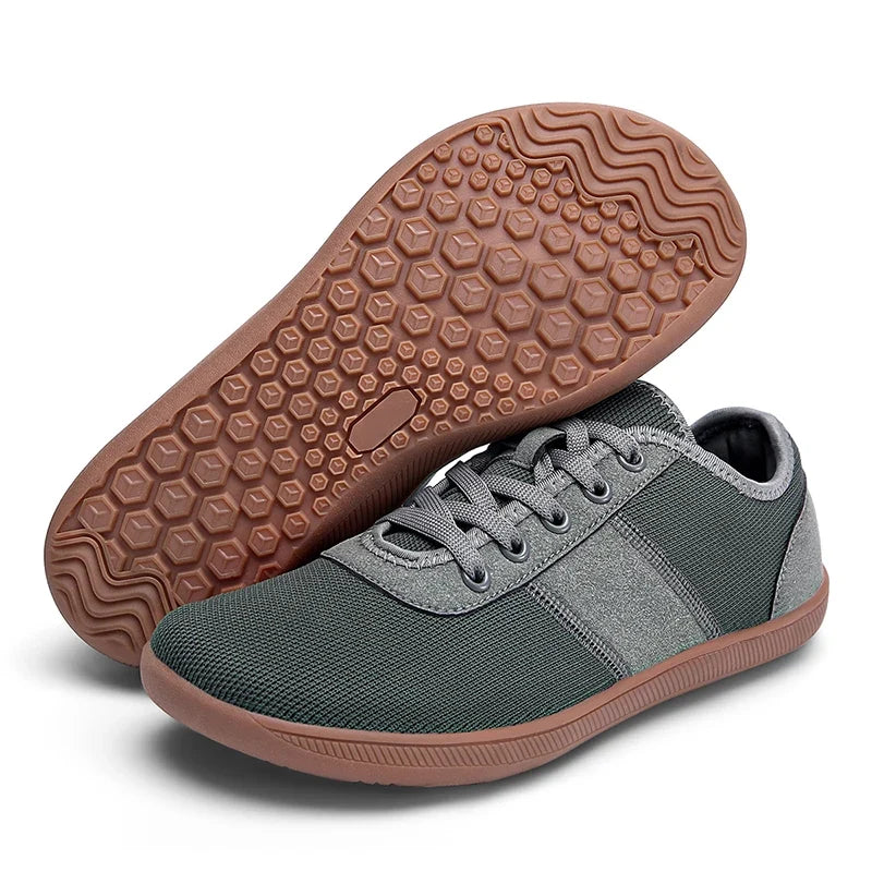 Sportliche Herren Barfussschuhe, geeignet für Spaziergänge und Natur-Lauf.