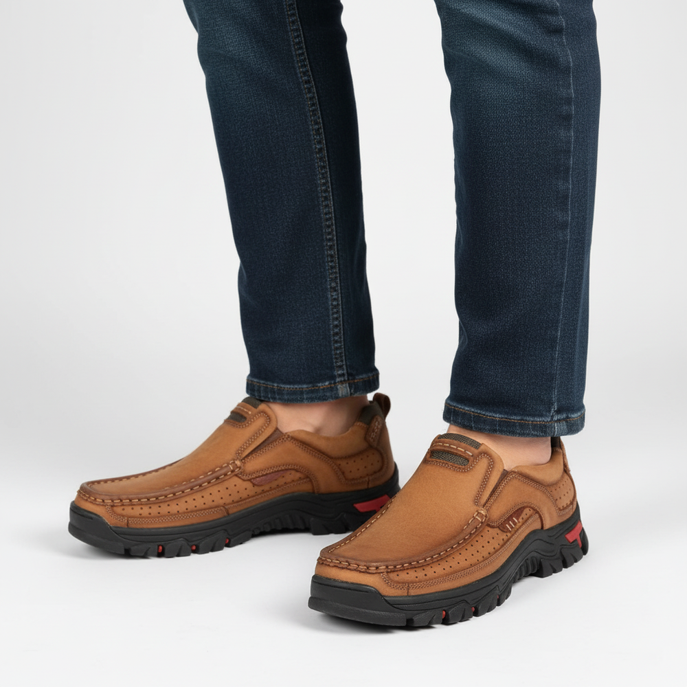 Robuster, handgenähter Herren Wanderschuh Troy für anspruchsvolle Trekking- und Outdoor-Abenteuer.